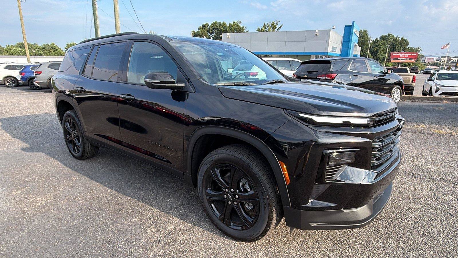 New 2027 Chevrolet Traverse LT w/ Midnight/Sport Edition FWD image 6