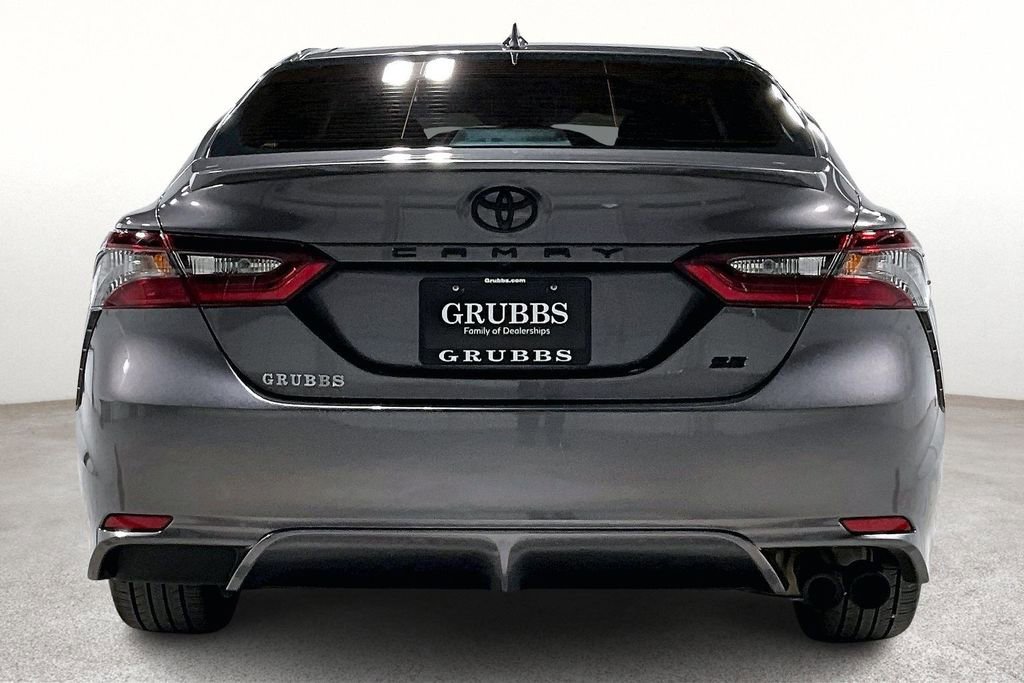 Used 2024 Toyota Camry SE image 6