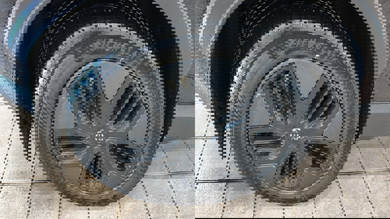 New 2026 Volvo EX30 Cross Country Ultra image 30