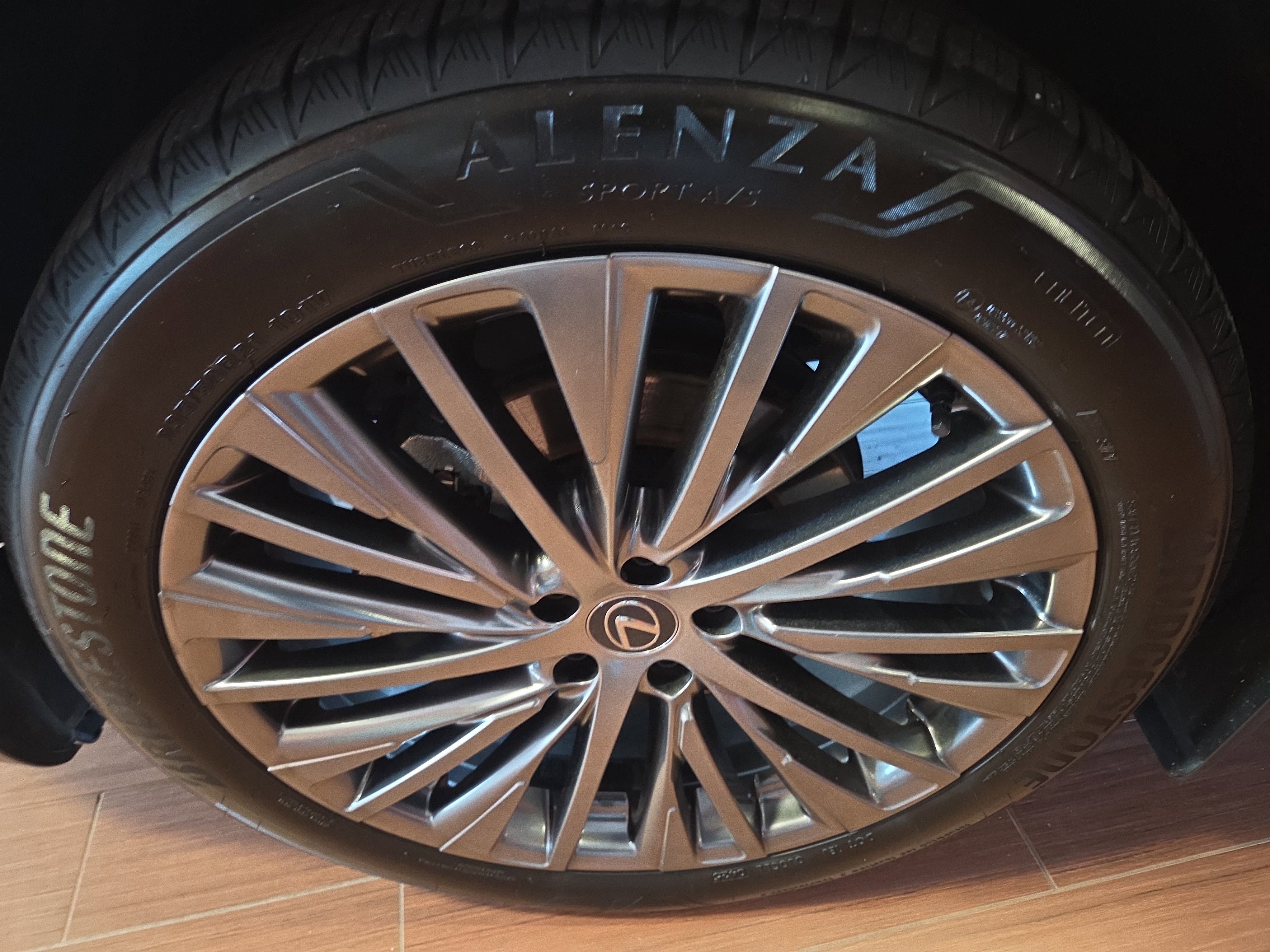 Certified 2025 Lexus RX 450h AWD w/ Convenience Package image 11