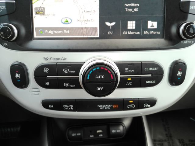 Used 2019 Kia Soul EV + w/ Sun & Fun Package image 45