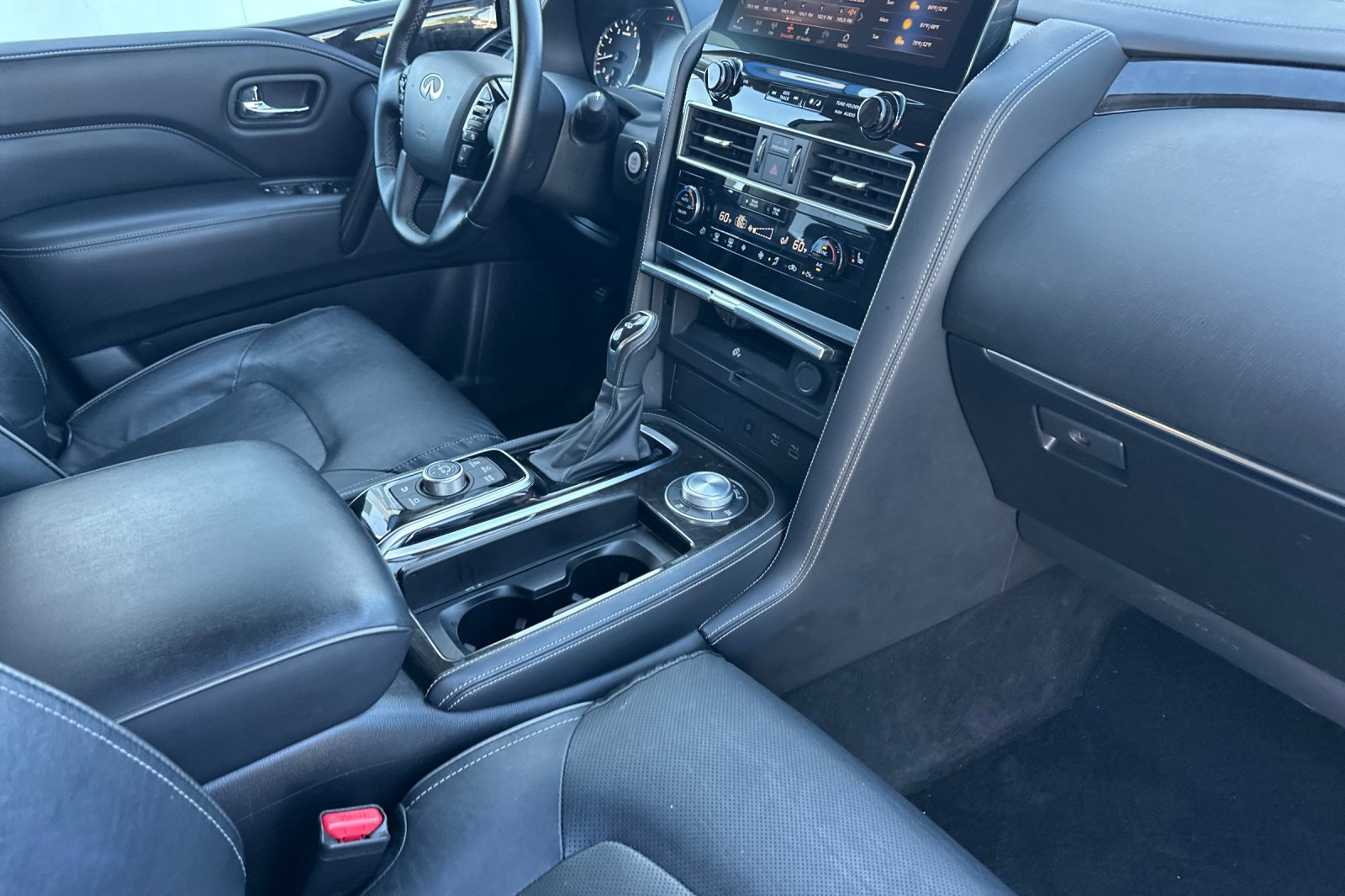 Used 2024 INFINITI QX80 Luxe image 17