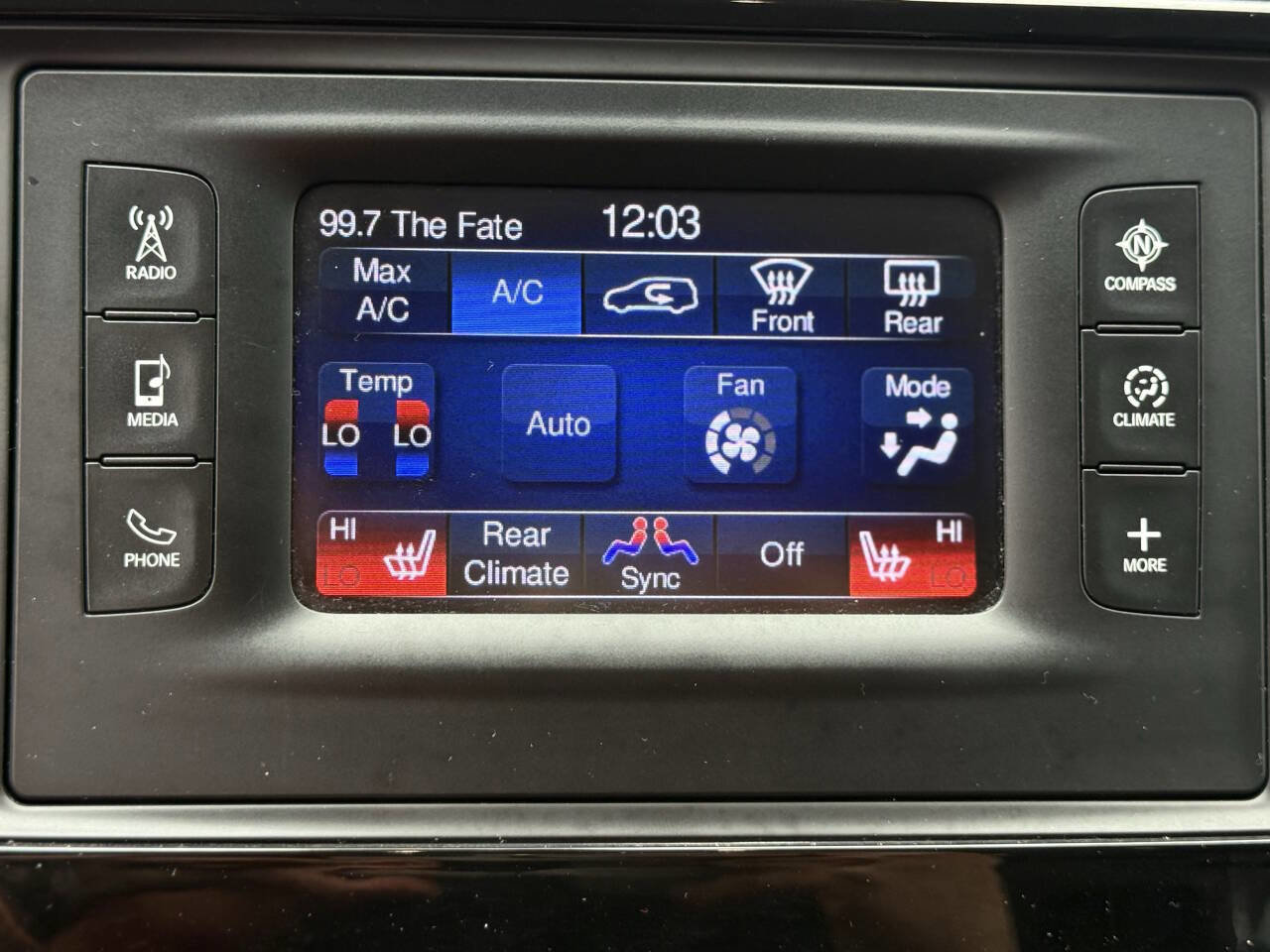 Used 2017 Chrysler Pacifica Touring-L image 34