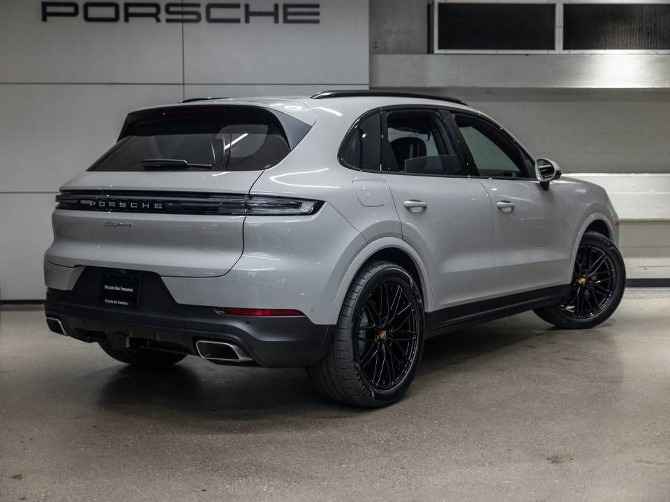 Certified 2026 Porsche Cayenne AWD/4WD image 17