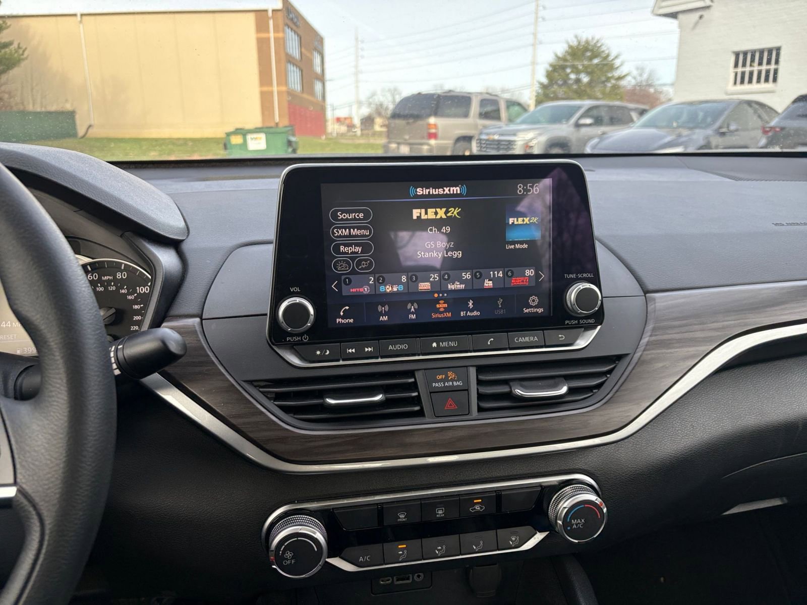 Used 2025 Nissan Altima 2.5 SV FWD image 17