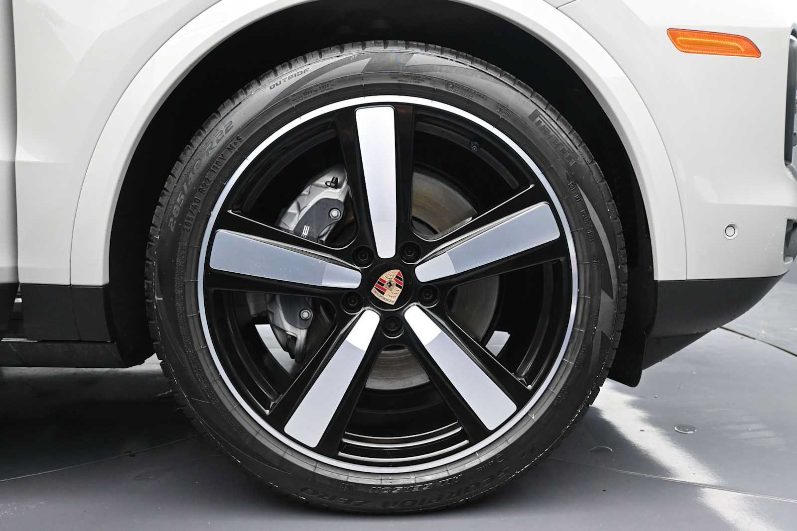 Certified 2026 Porsche Cayenne Coupe AWD/4WD image 25