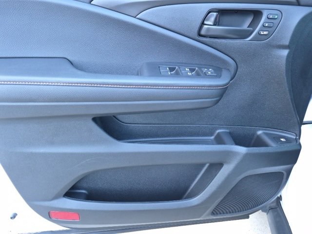 Used 2025 Honda Ridgeline TrailSport image 17