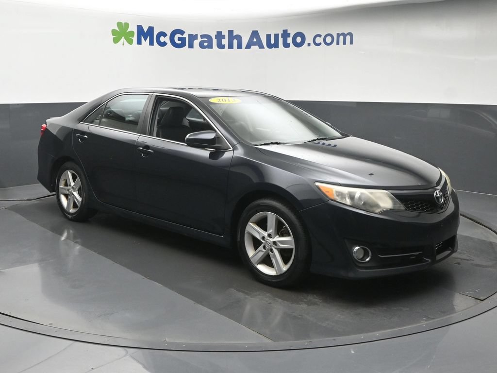 Used 2013 Toyota Camry SE FWD image 2