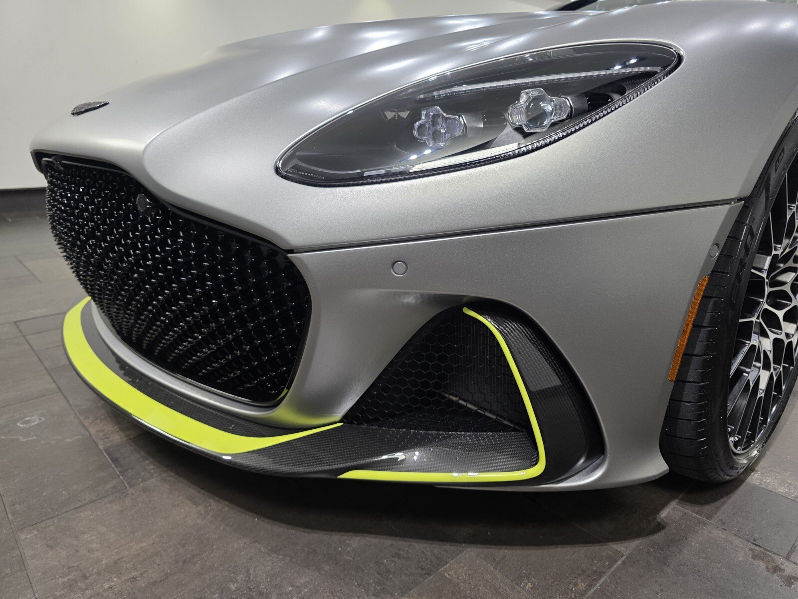 Used 2023 Aston Martin DBS Superleggera Volante RWD image 25