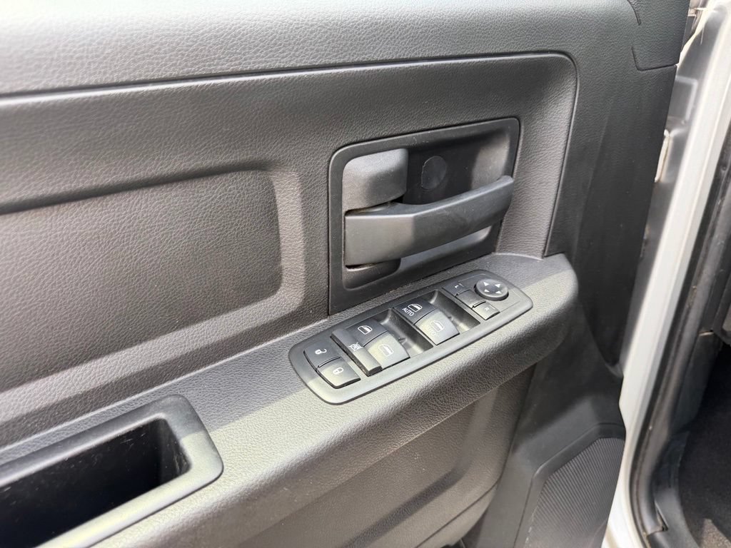 Used 2018 RAM 3500 Tradesman w/ Chrome Appearance Group AWD/4WD image 14