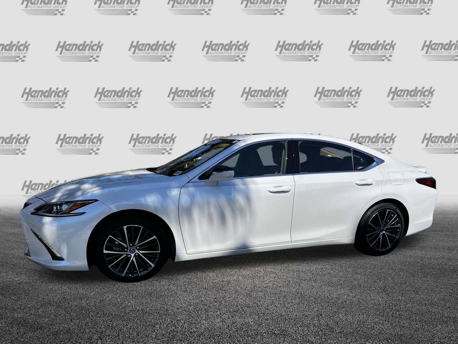 Certified 2025 Lexus ES 300h w/ Premium Package image 6