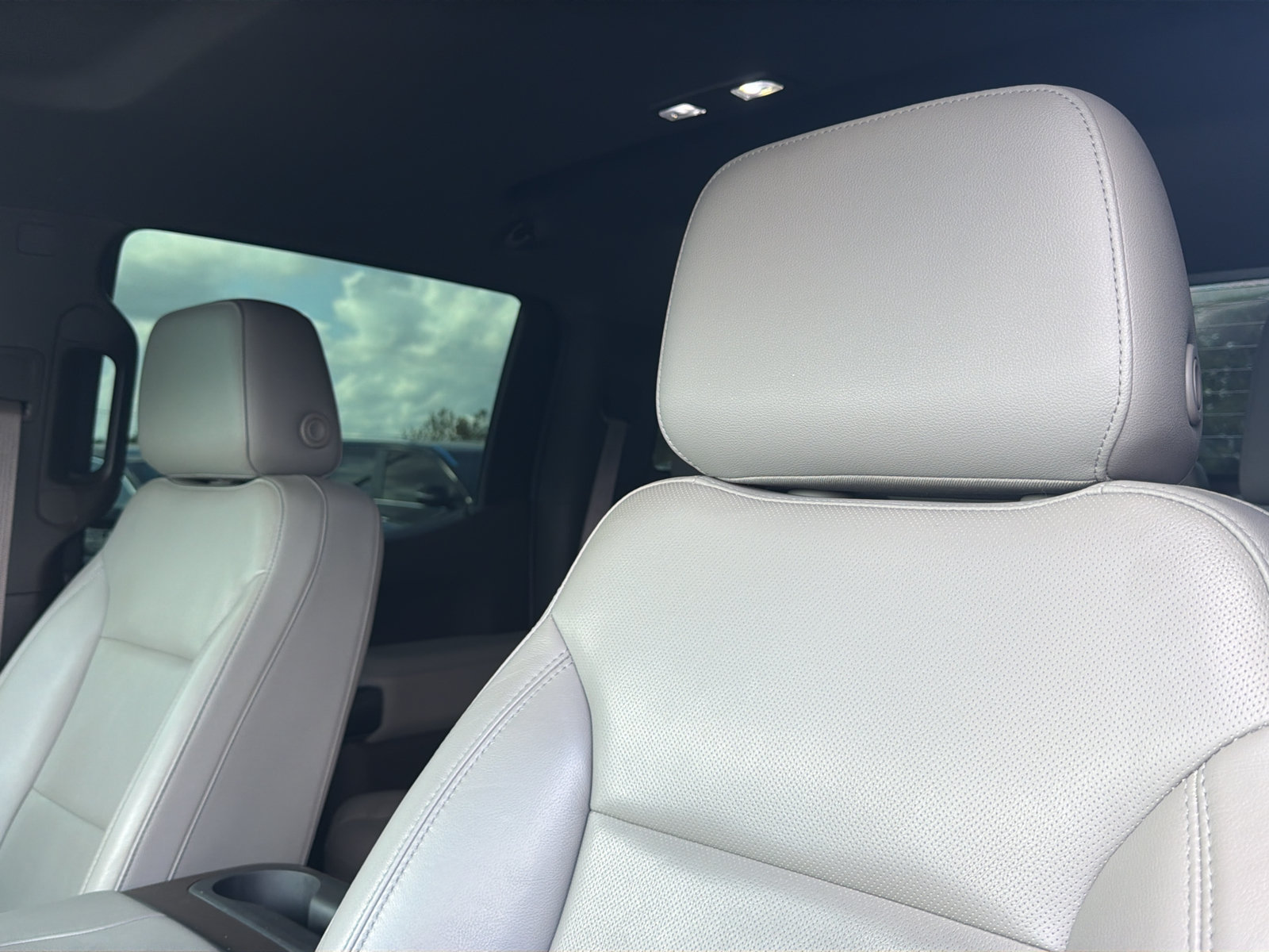 Used 2019 Chevrolet Silverado 1500 LTZ AWD/4WD image 30