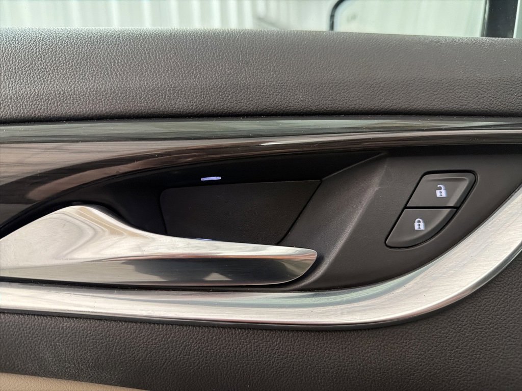 Used 2021 Buick Enclave Essence w/ Sound and Sites Package image 10