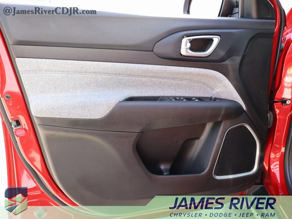 Used 2024 Jeep Compass Sport image 20