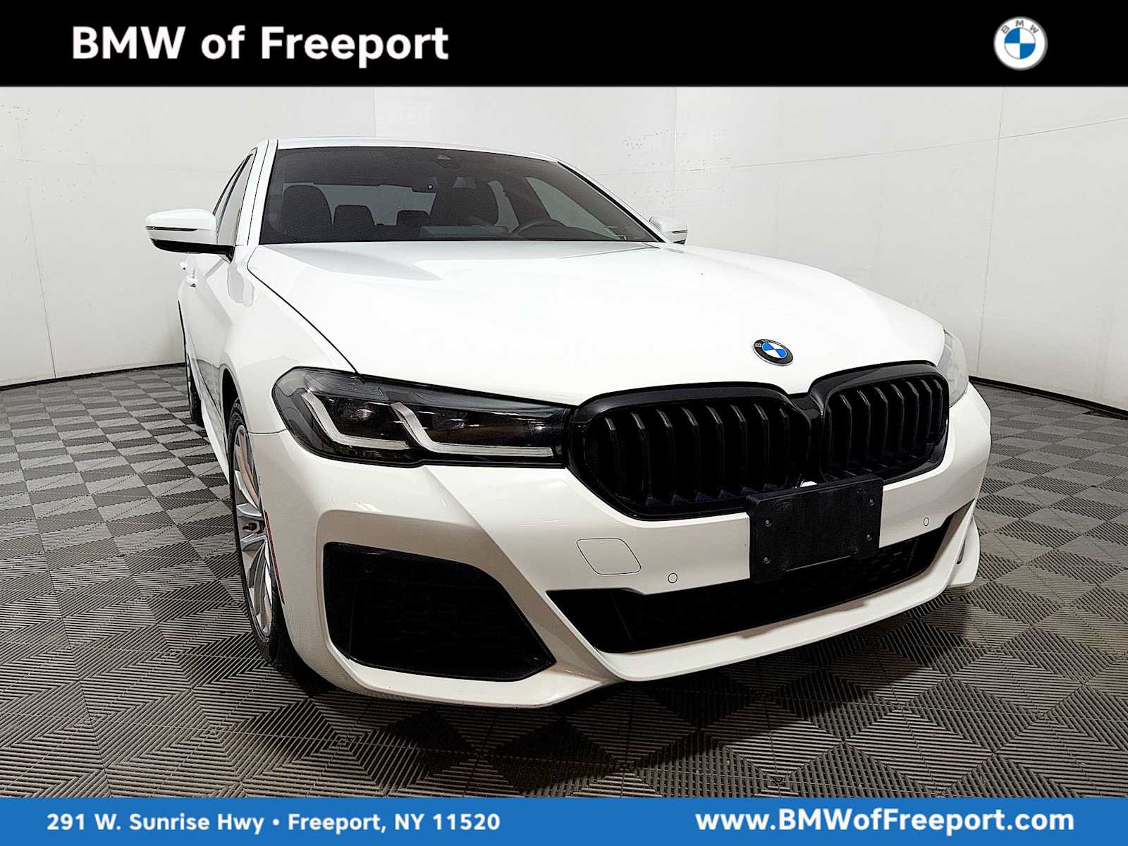 Used 2023 BMW 530i xDrive w/ M Sport Package AWD/4WD image 1