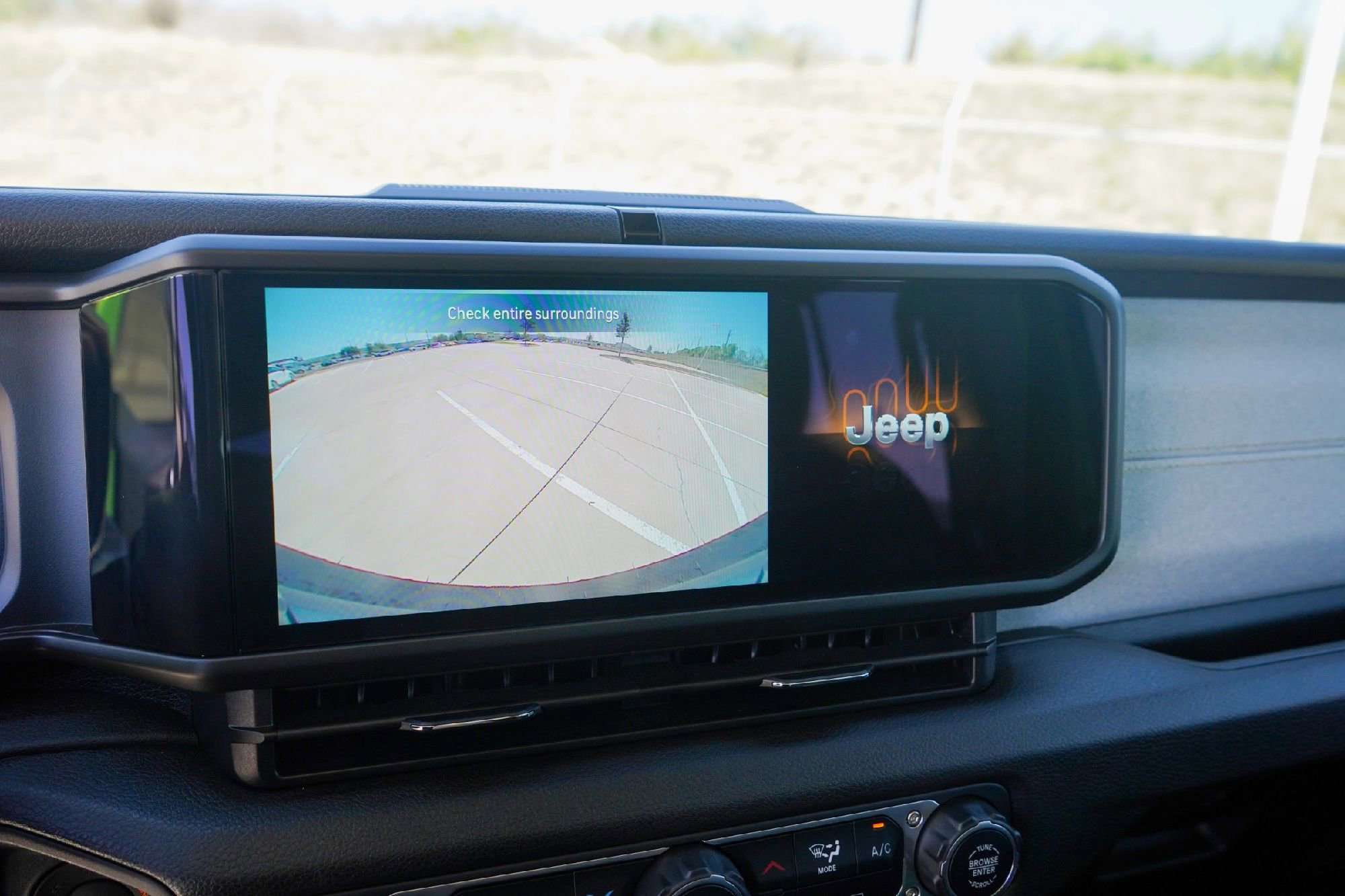 Used 2025 Jeep Wrangler Sport S image 16