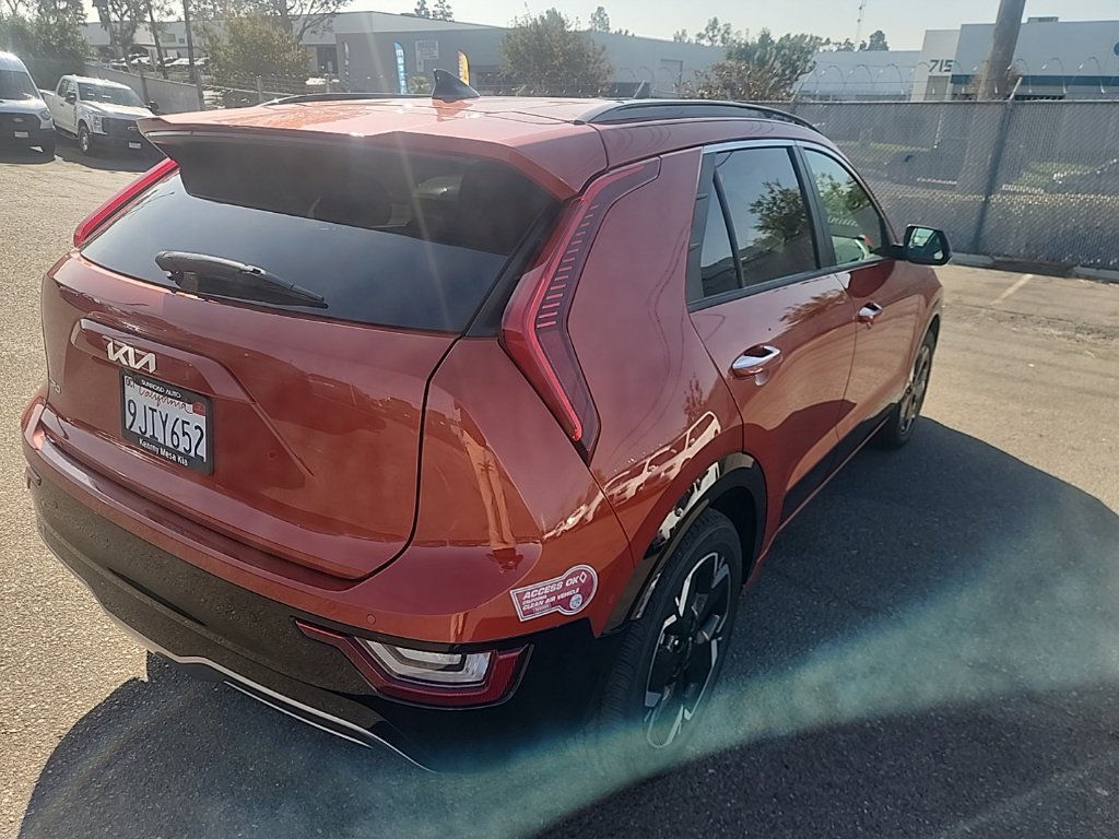 Certified 2023 Kia Niro Wave FWD image 12