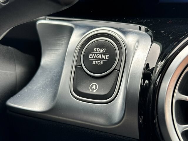Used 2026 Mercedes-Benz GLB 250 4MATIC image 25