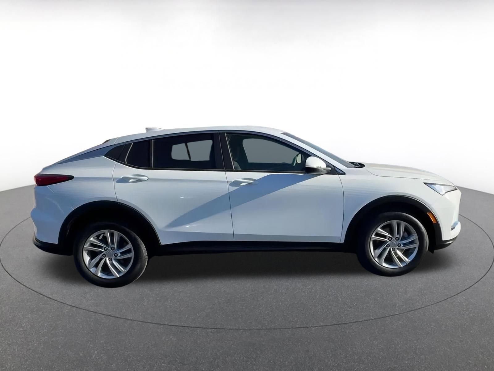 Used 2025 Buick Envista Preferred image 16