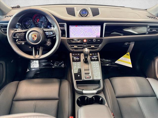 Used 2026 Porsche Macan AWD/4WD image 21