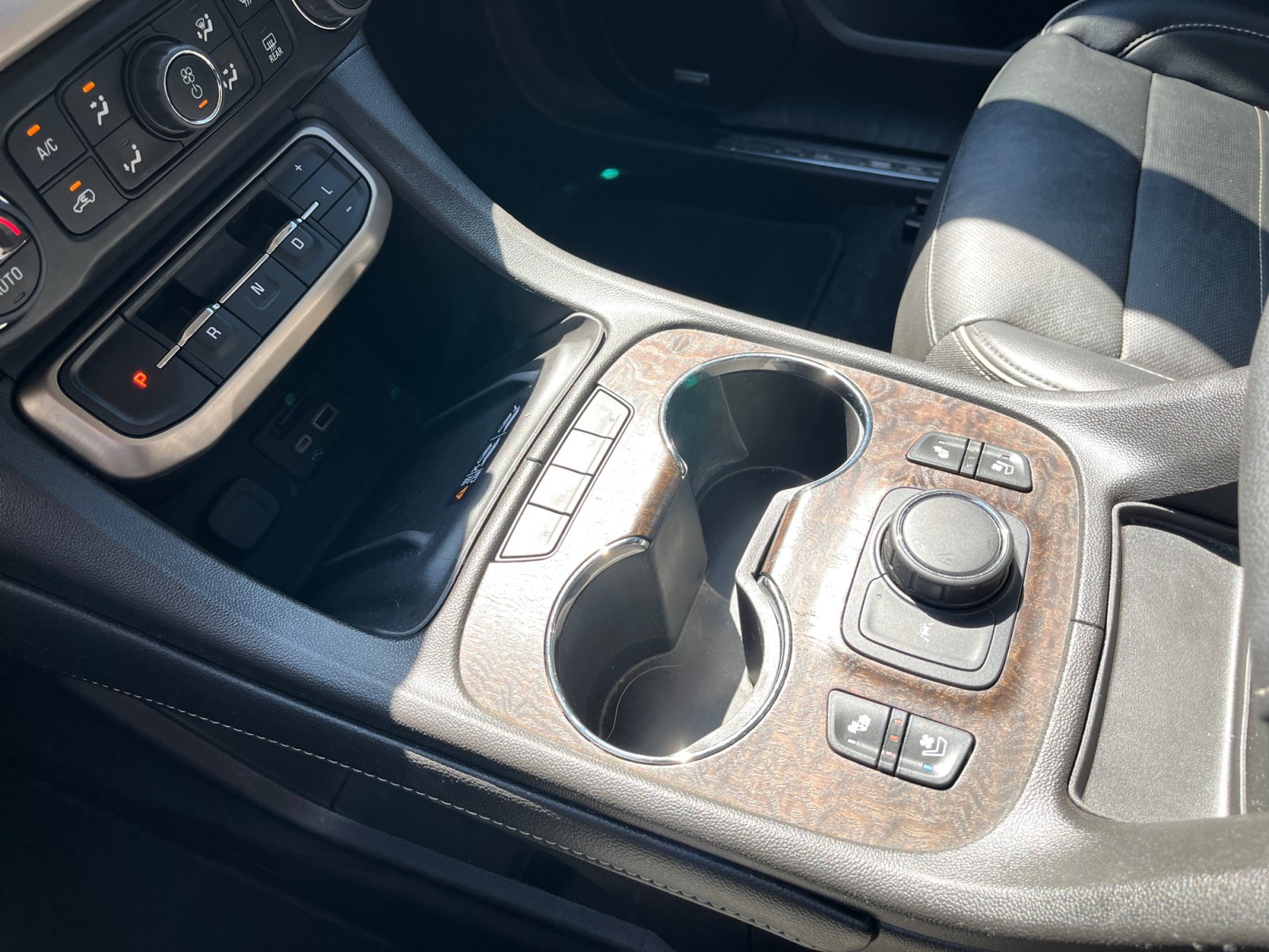 Used 2023 GMC Acadia Denali FWD image 16