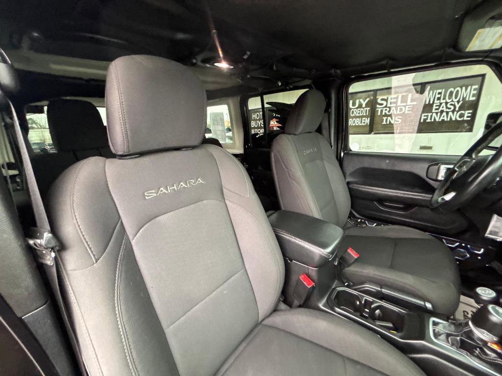 Used 2018 Jeep Wrangler Unlimited Sahara w/ Uconnect 4C Nav & Sound Group AWD/4WD image 35