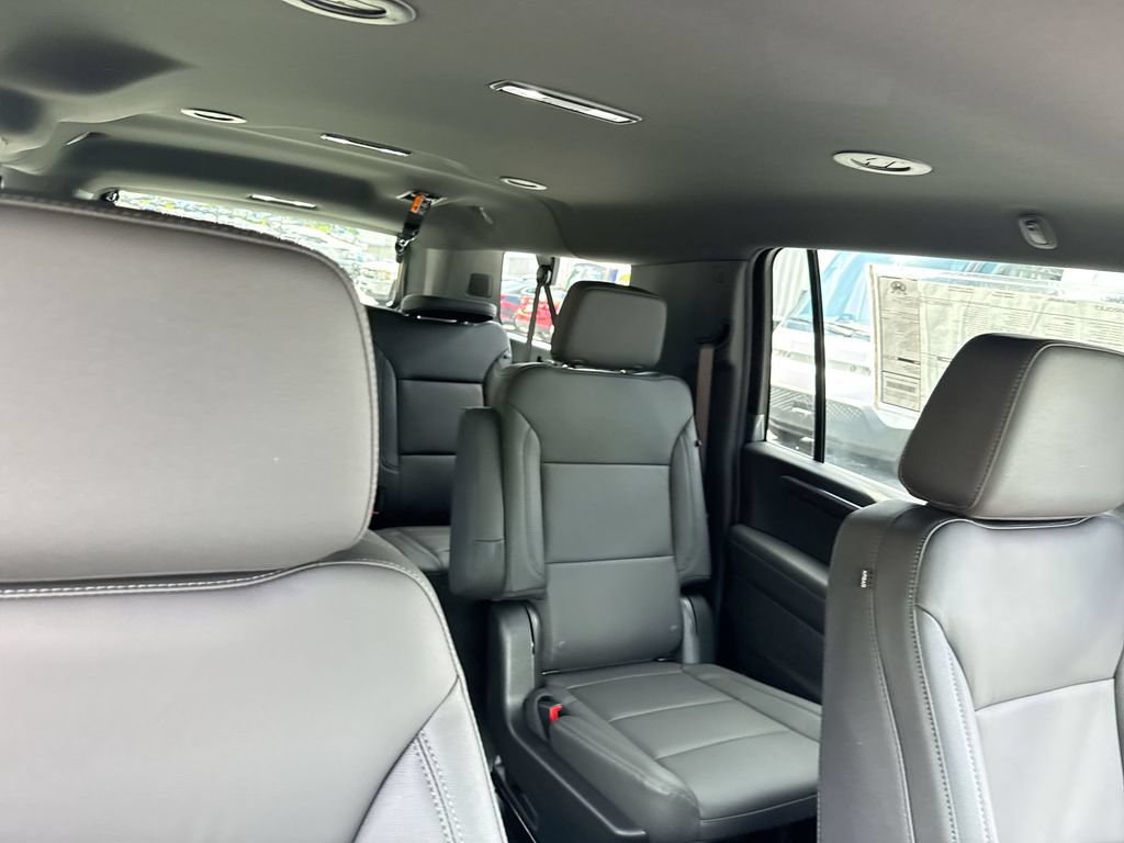 New 2026 Chevrolet Suburban LT w/ Comfort Package AWD/4WD image 34