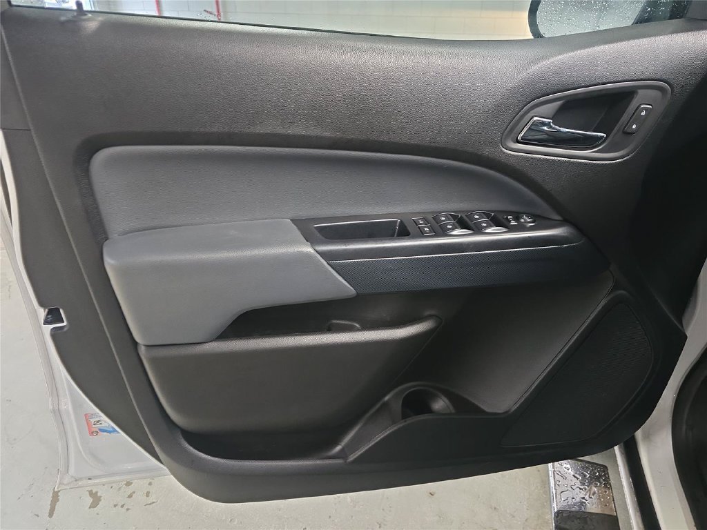 Used 2021 Chevrolet Colorado Z71 w/ Safety Package AWD/4WD image 13