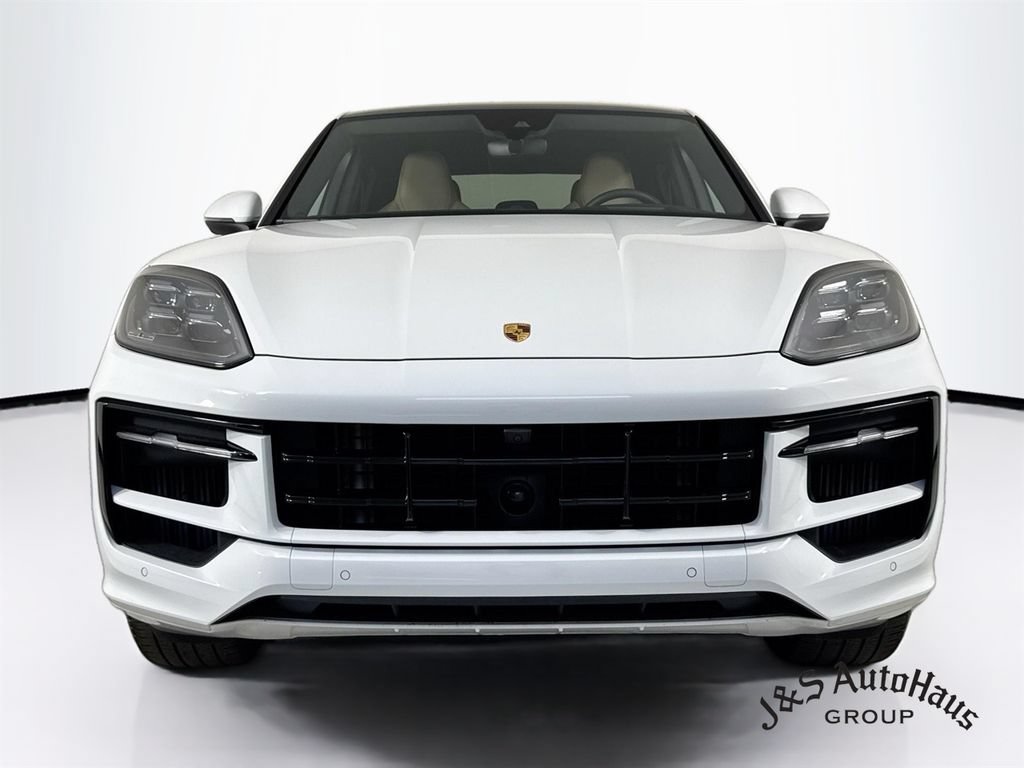Used 2024 Porsche Cayenne Coupe AWD/4WD image 2
