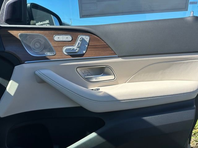 New 2026 Mercedes-Benz GLS 450 4MATIC image 23