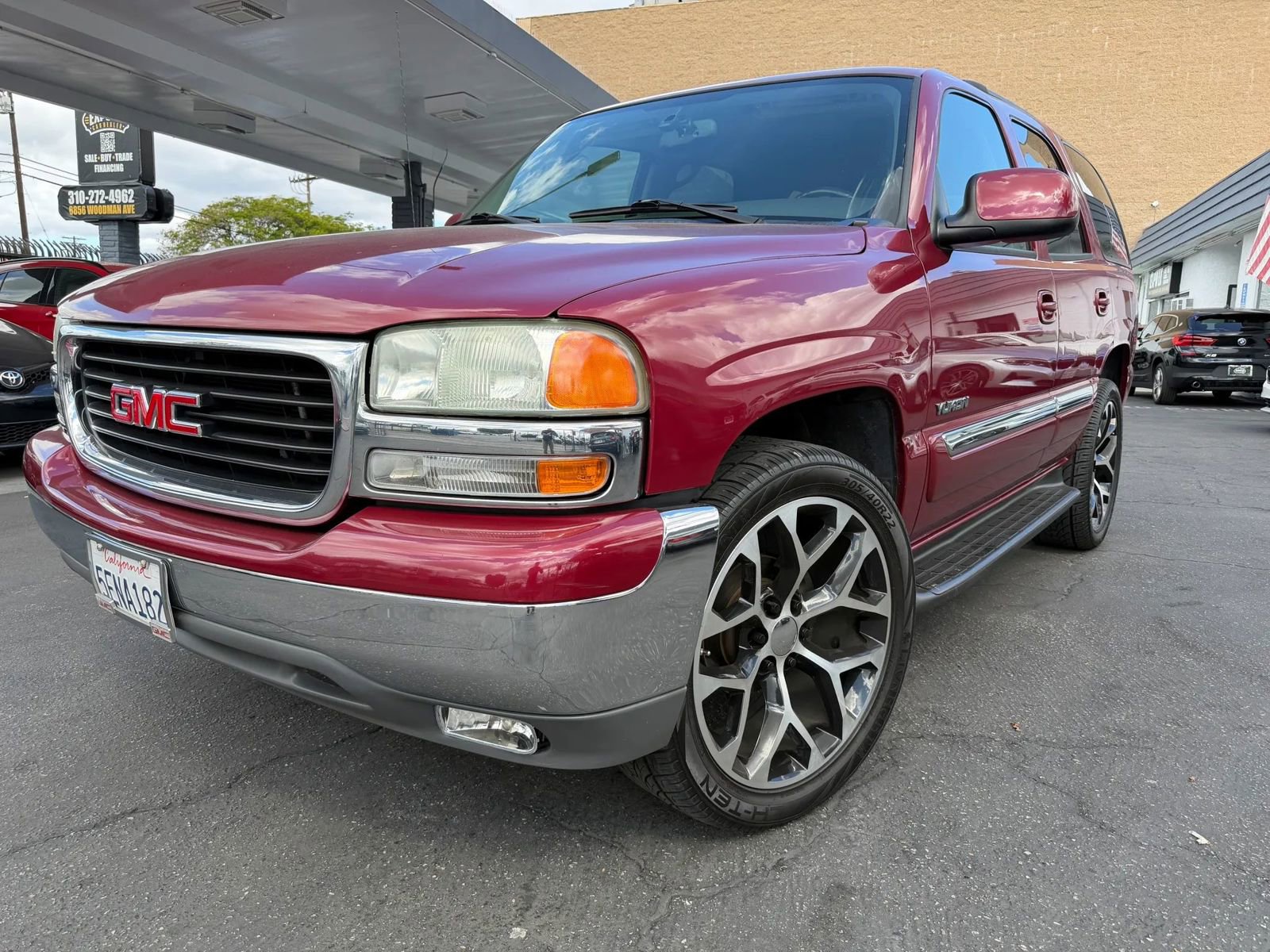 Used 2004 GMC Yukon SLE RWD image 1