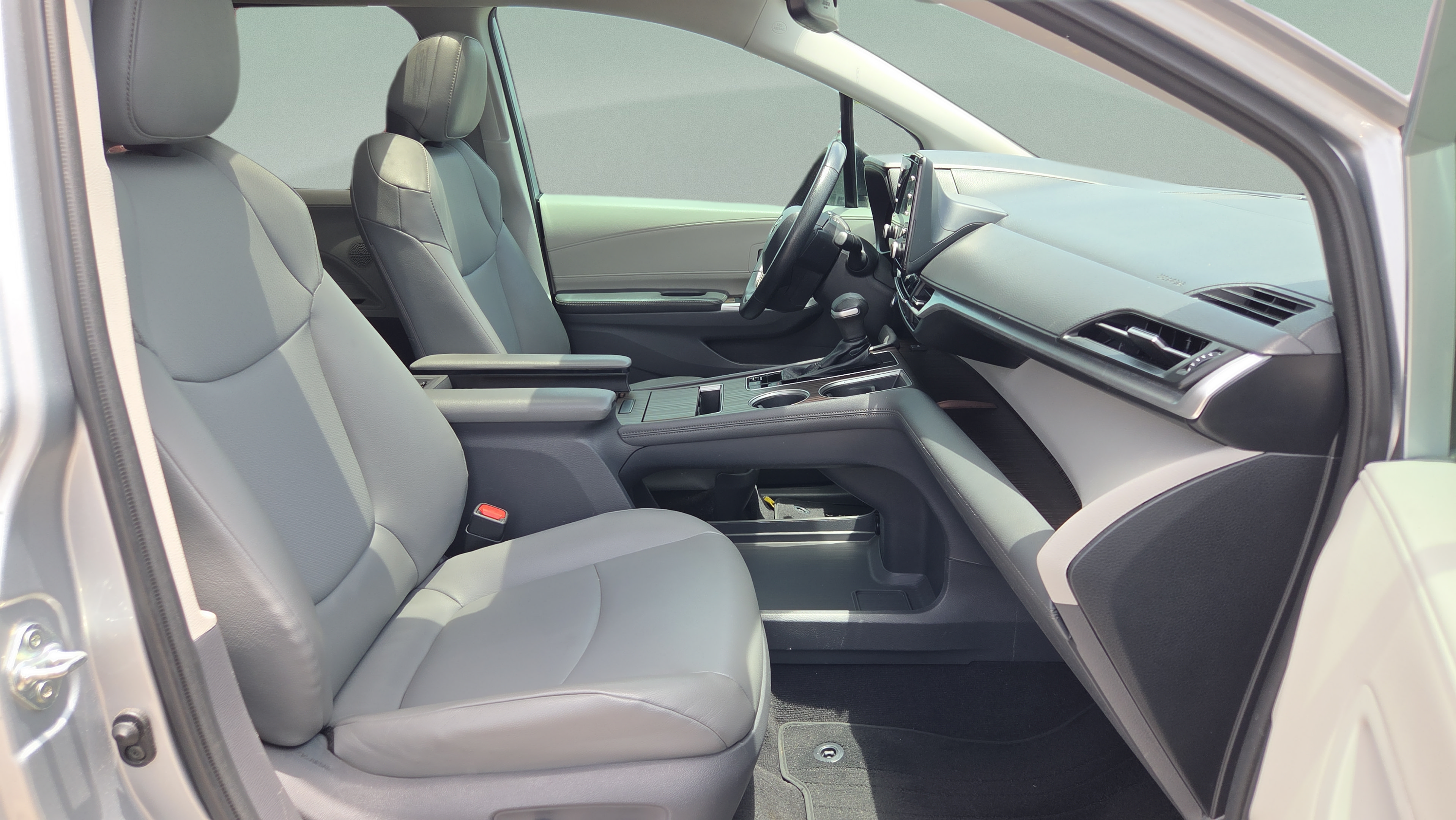 Certified 2021 Toyota Sienna XLE FWD image 16