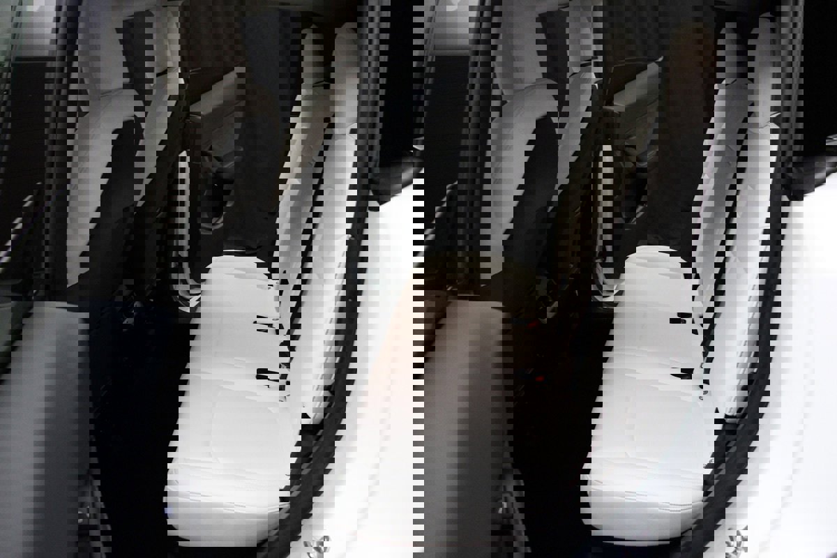 Used 2022 Tesla Model Y Long Range image 23