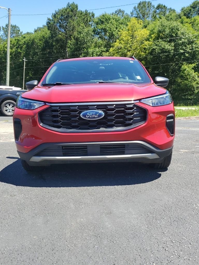 Used 2025 Ford Escape ST-Line FWD image 2