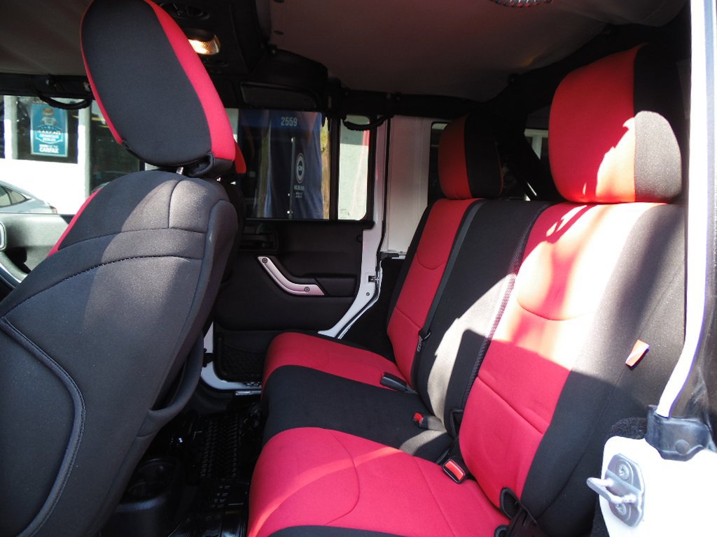 Used 2015 Jeep Wrangler Unlimited Sahara w/ Connectivity Group image 6