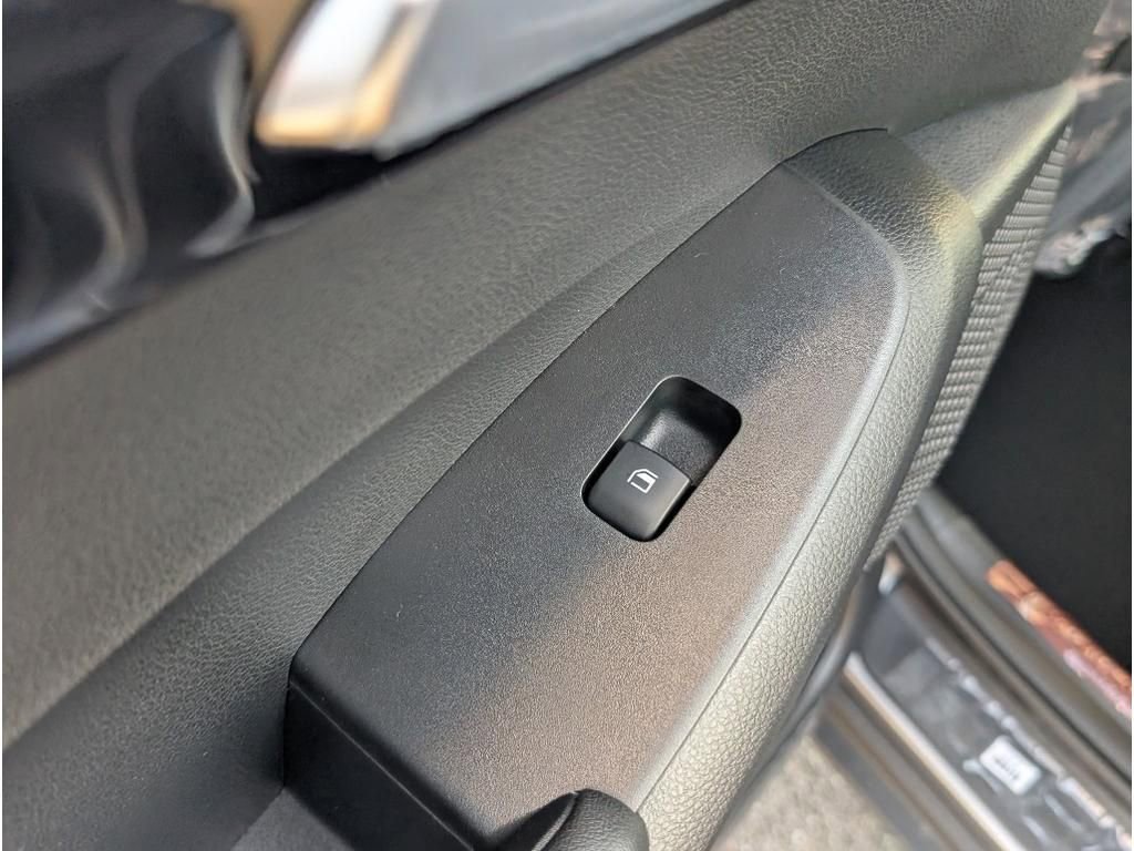 New 2026 Kia Seltos S image 13