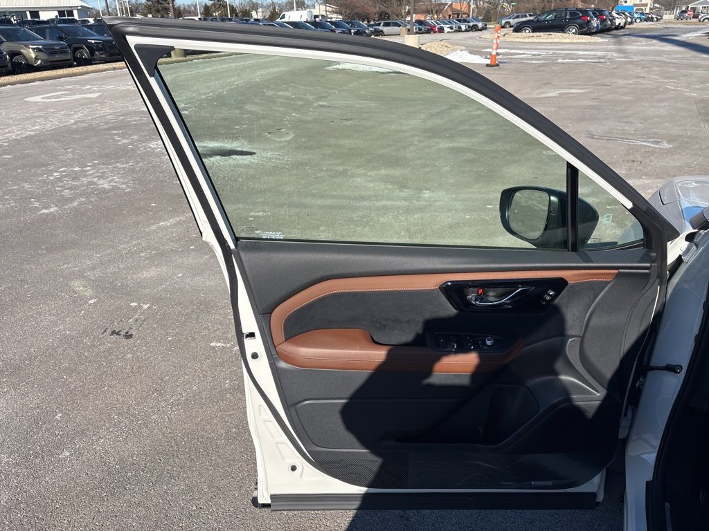 New 2025 Subaru Forester Touring image 19