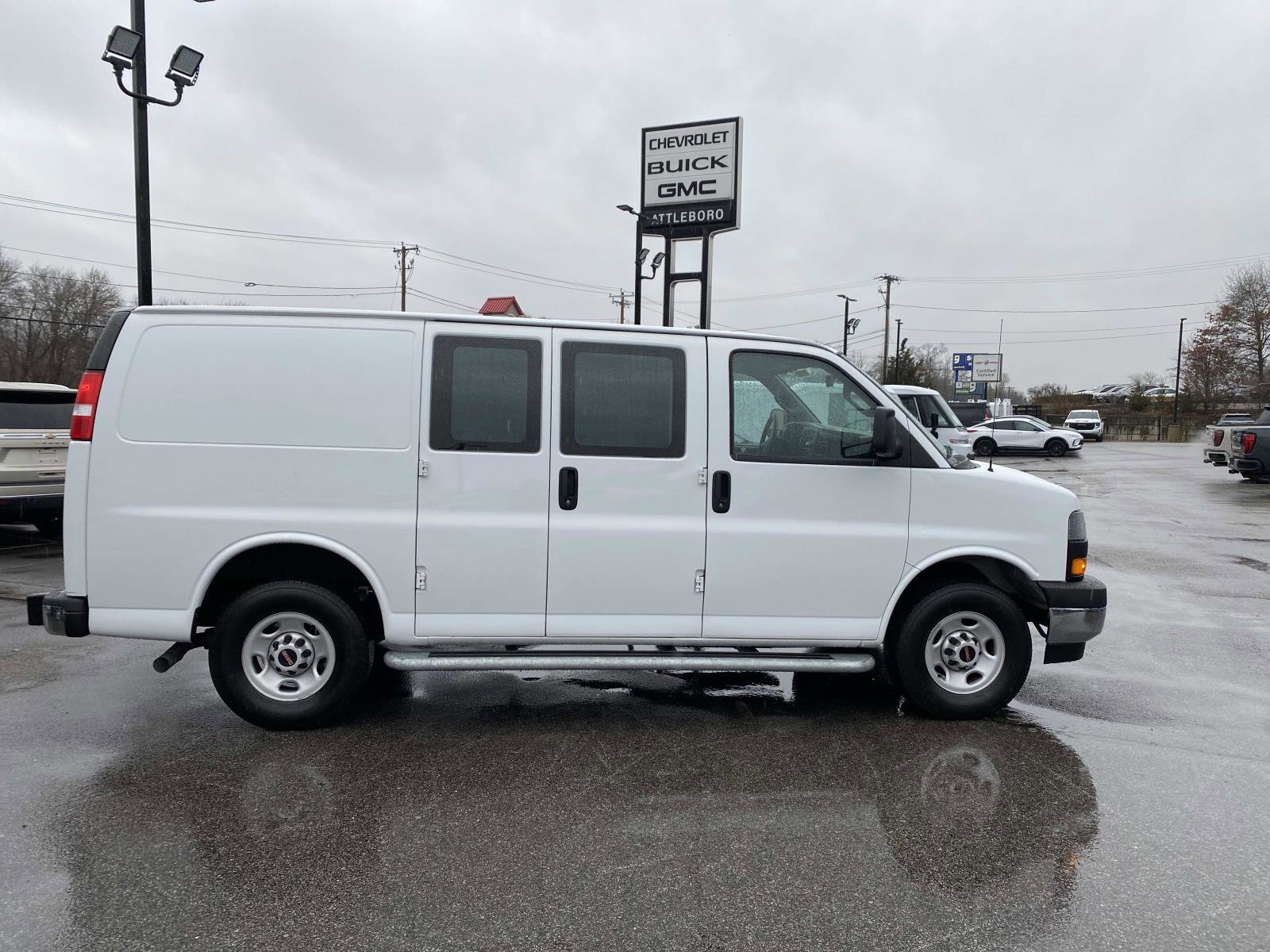 Used 2024 GMC Savana 2500 w/ Driver Convenience Package image 6