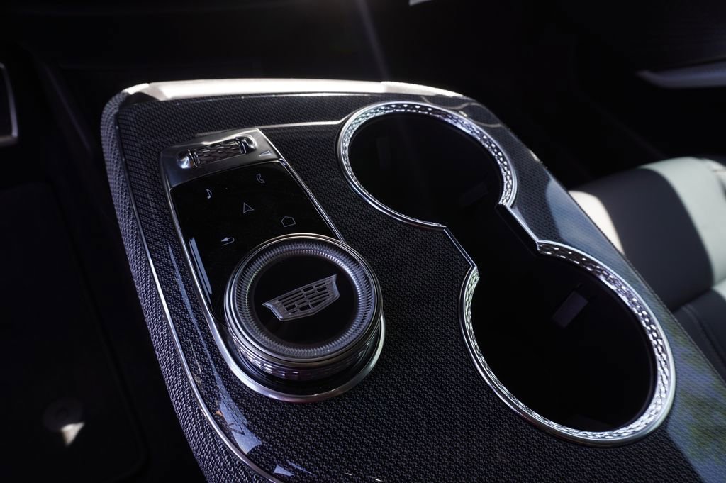 New 2025 Cadillac Optiq Luxury 1 AWD/4WD image 18
