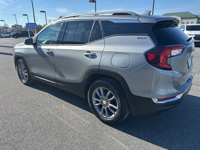 Used 2024 GMC Terrain SLT image 13