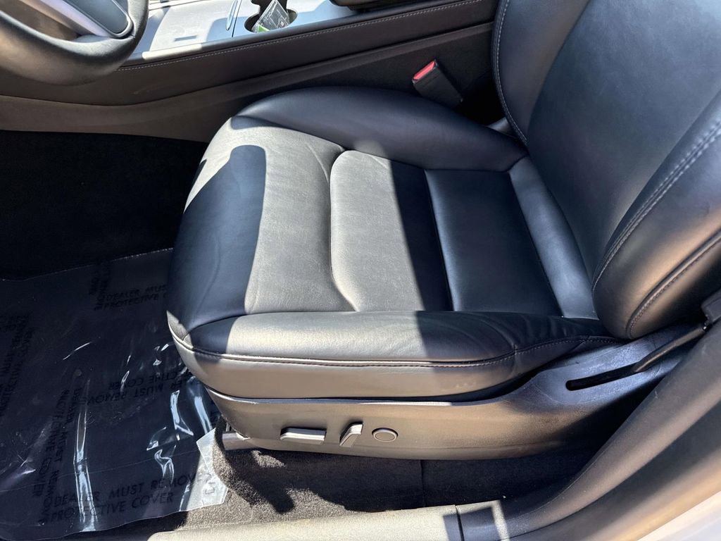 Used 2022 Tesla Model Y Performance AWD/4WD image 28
