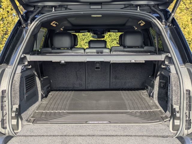 New 2026 Land Rover Range Rover Long Wheelbase SE image 16
