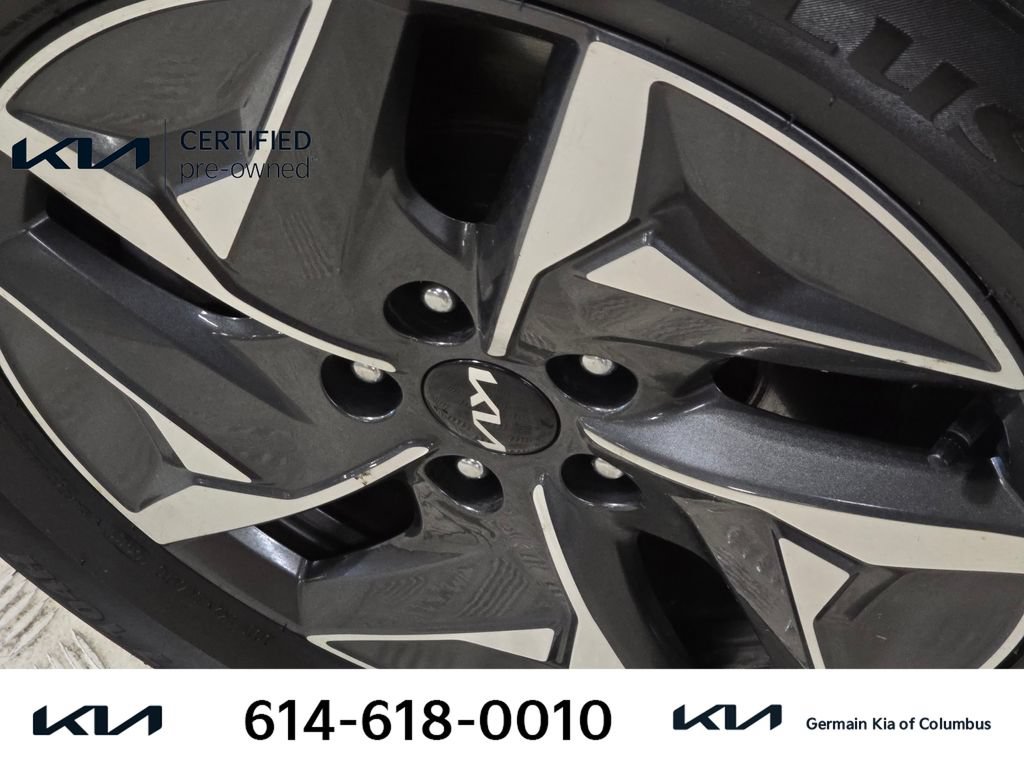 Certified 2023 Kia Sorento EX FWD image 12
