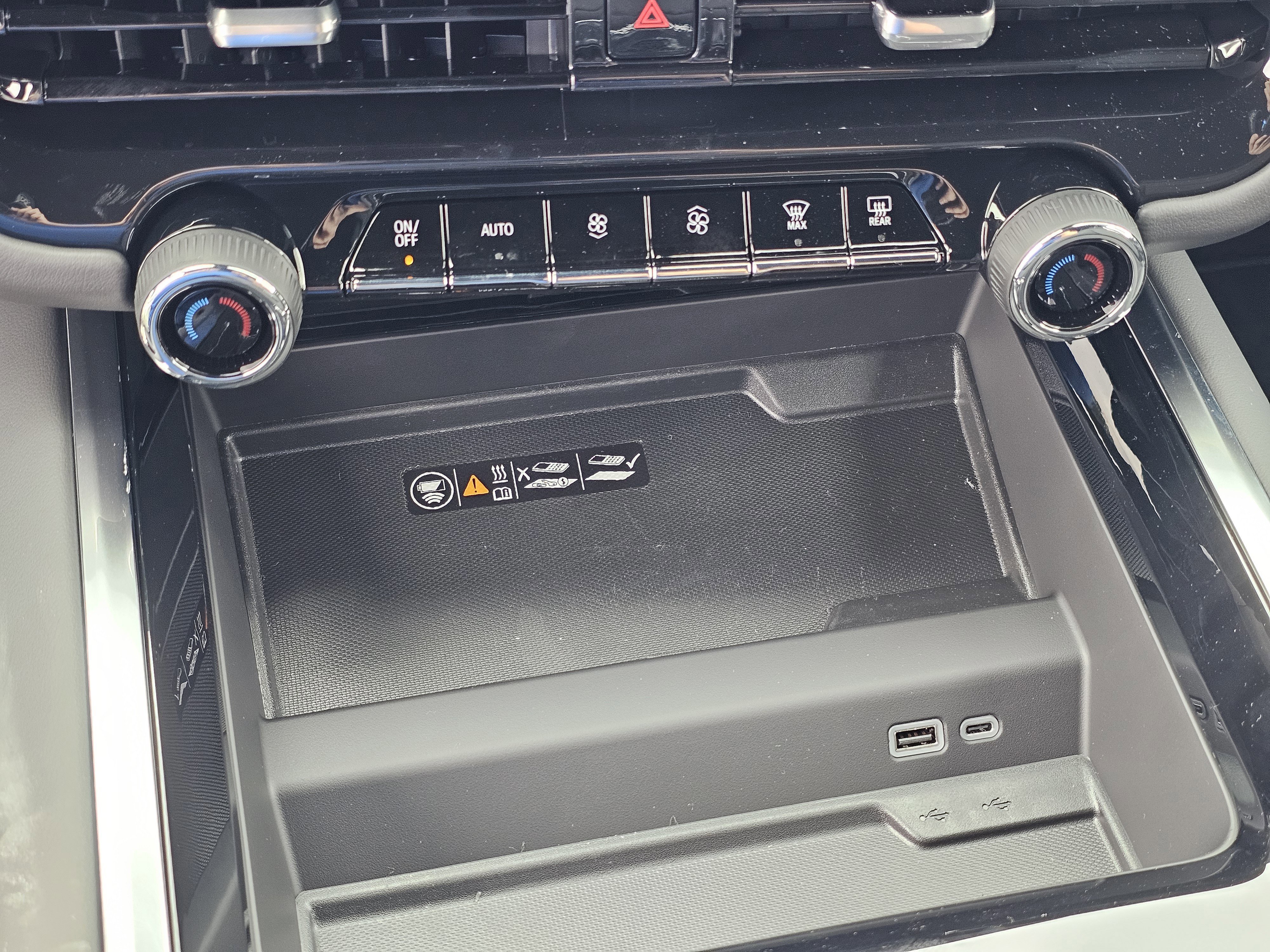 New 2026 Chevrolet Suburban LT w/ Comfort Package image 28