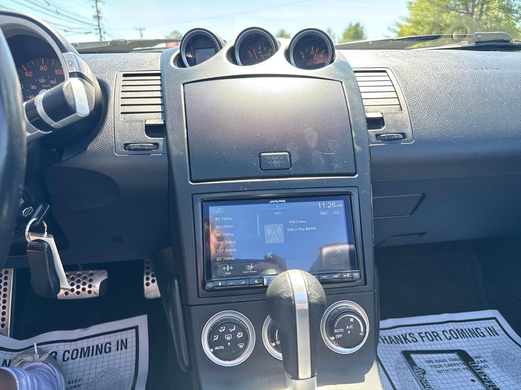 Used 2005 Nissan 350Z Touring RWD image 23