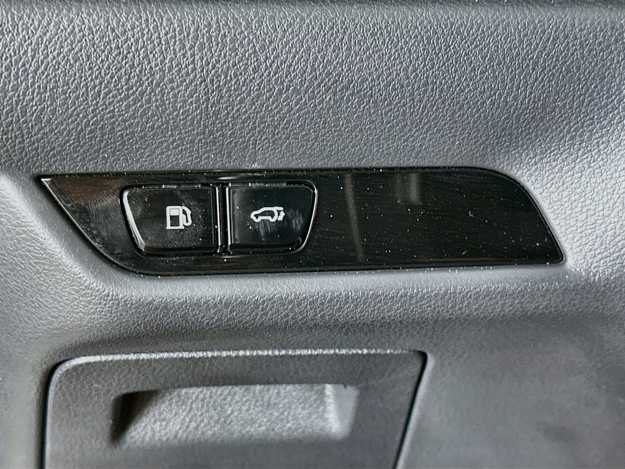 Used 2025 Lexus NX 250 FWD w/ Premium Package image 17