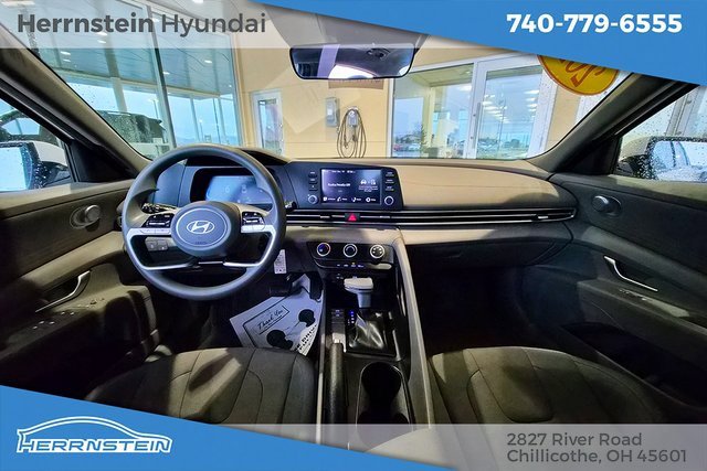 Used 2024 Hyundai Elantra SE image 6