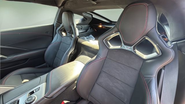 Used 2016 Chevrolet Corvette Z06 w/ 3LZ Preferred Equipment Group image 19