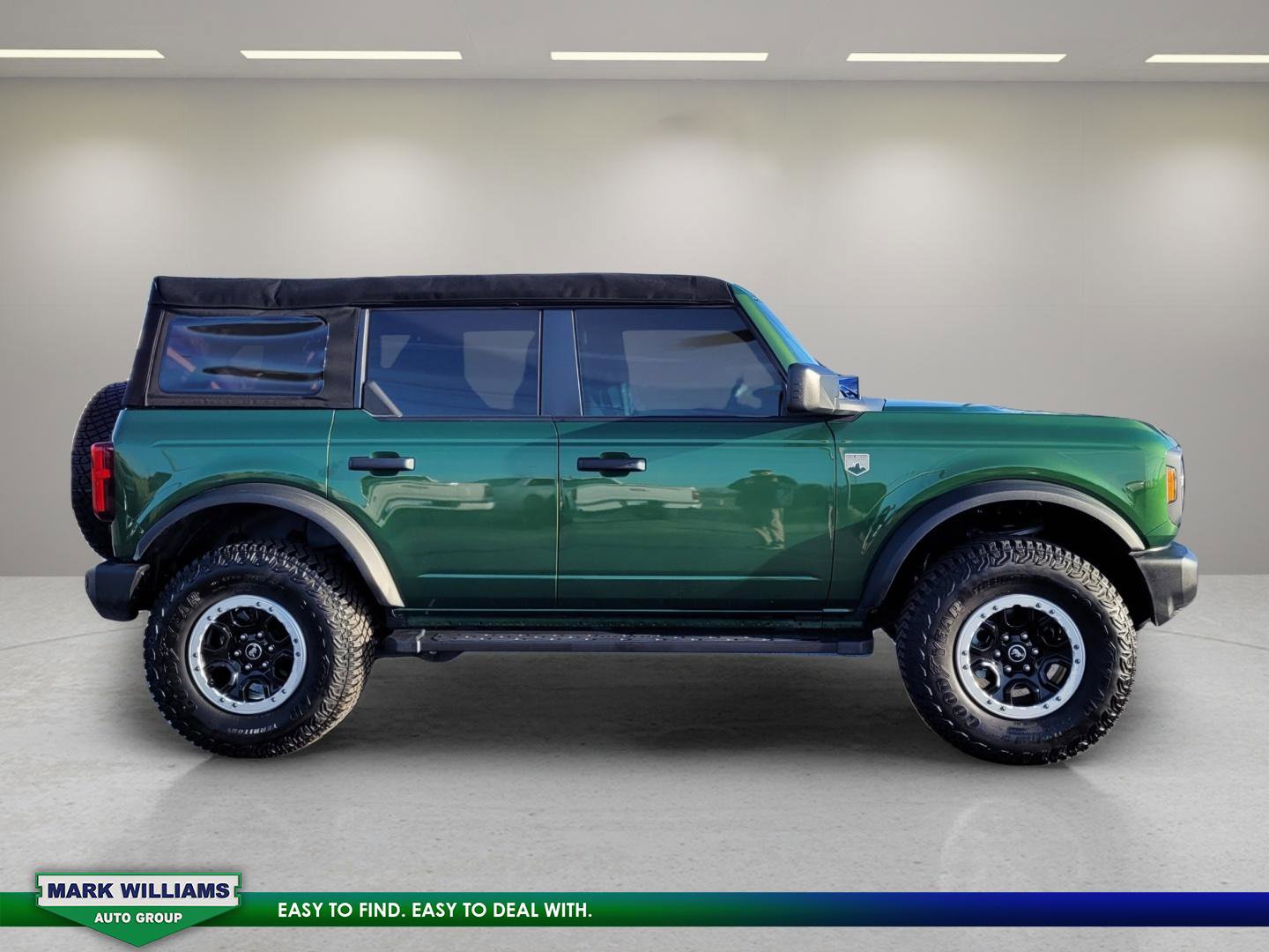 Used 2024 Ford Bronco Big Bend w/ Sasquatch Package image 2