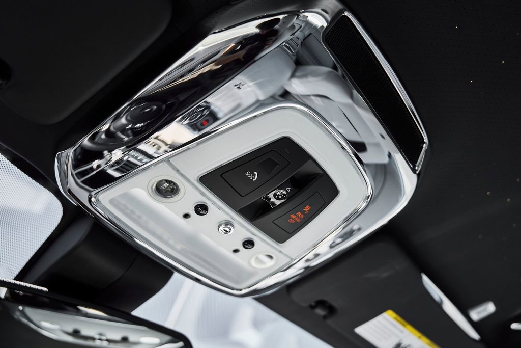 Used 2019 Rolls-Royce Wraith RWD image 72